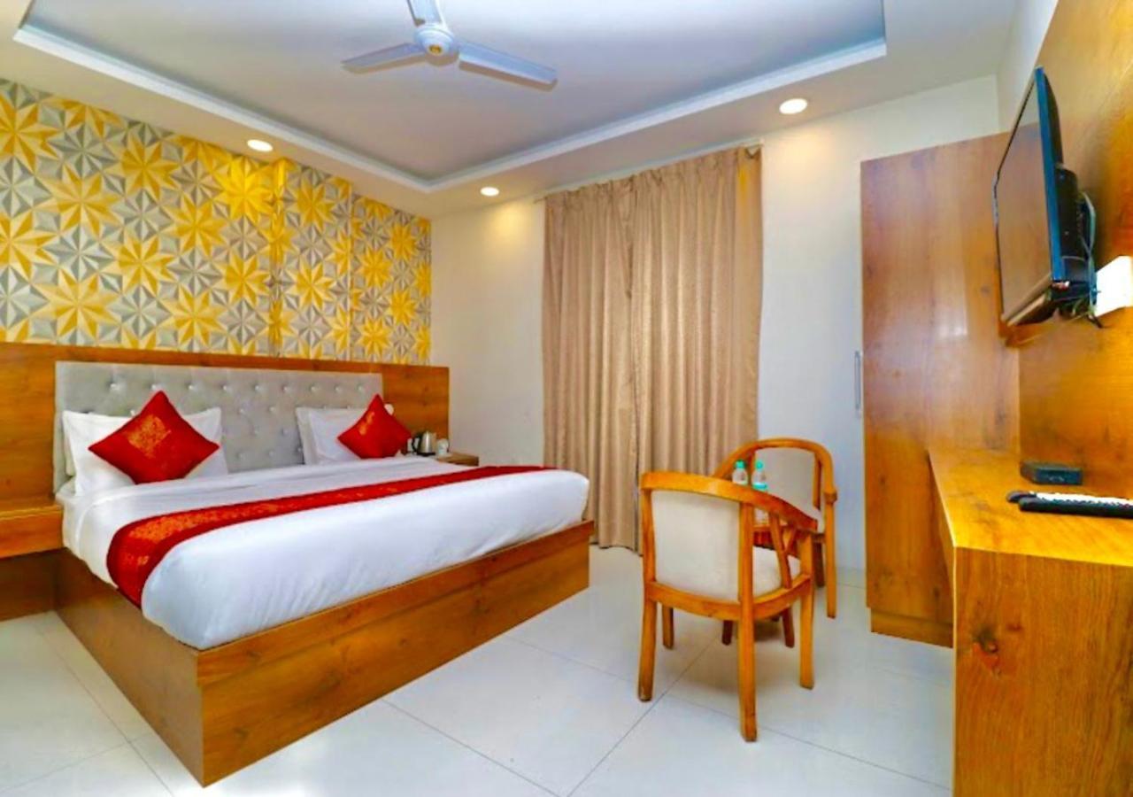 Hotel Galaxy Inn Near Delhi International Airport New Delhi Eksteriør bilde