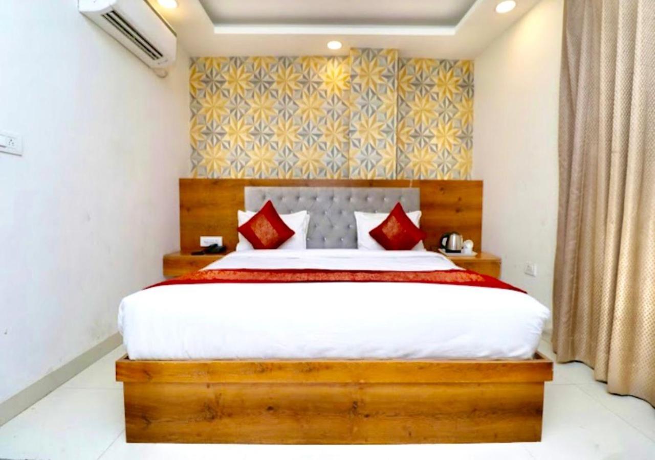 Hotel Galaxy Inn Near Delhi International Airport New Delhi Eksteriør bilde